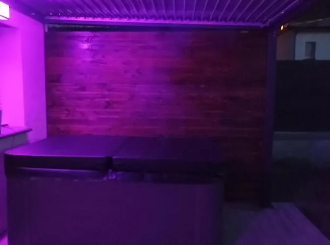 Apartamento Loft Sauna Jacuzzi Ospariegeois